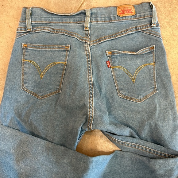 Levi’s very stretchy long jeans. Excellent condition - Picture 5 of 5